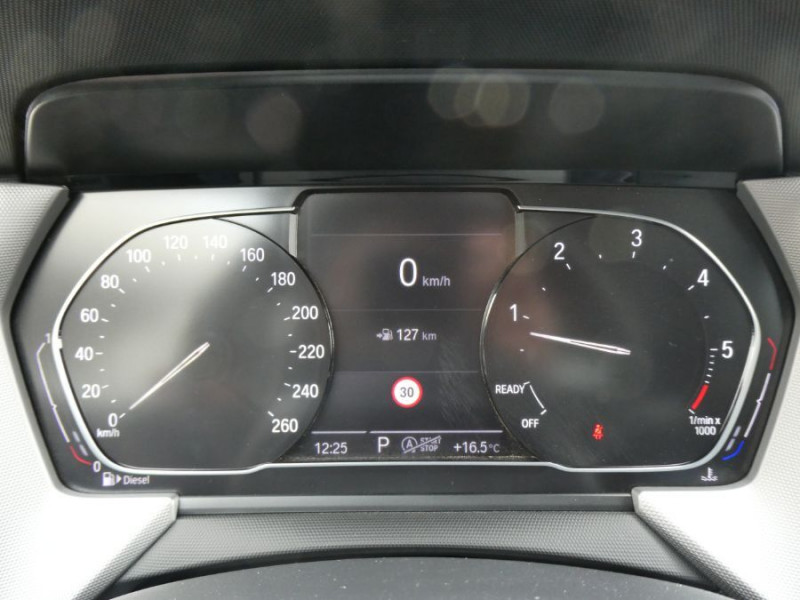 Photo 21 de l'offre de BMW SERIE 1 (F40) 118DA 150 BVA8 BUSINESS GPS Keyless Privacy Glass à 29950€ chez Mérignac auto