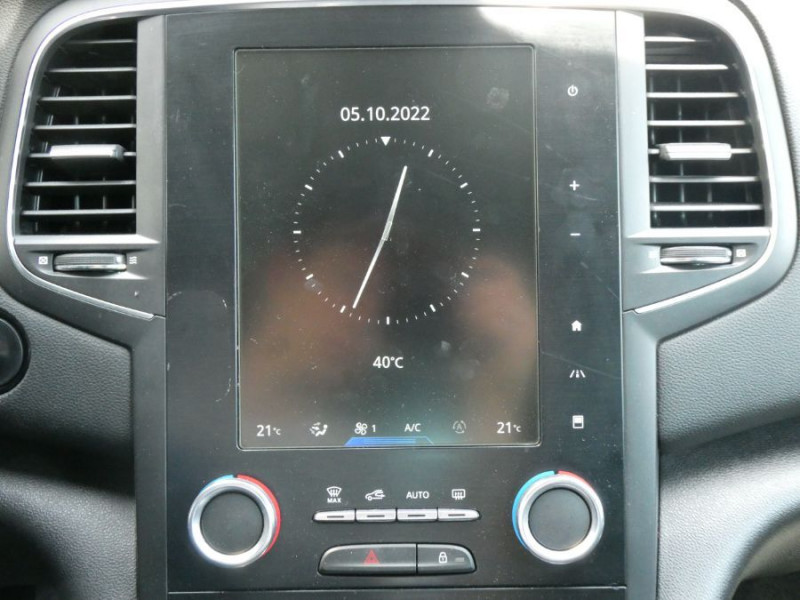 Photo 31 de l'offre de RENAULT MEGANE IV 1.5 DCI 110 BV6 INTENS GPS 8.7" Camera Attel. à 14850€ chez Mérignac auto