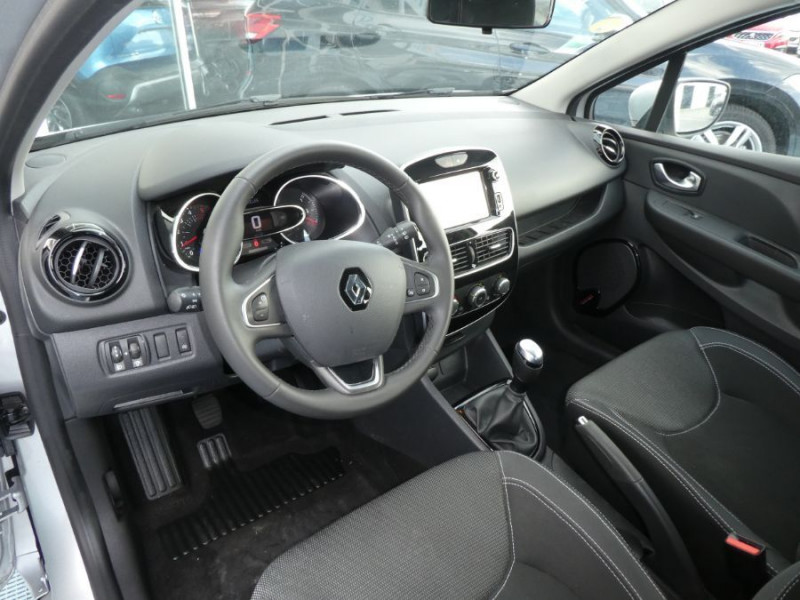 Photo 9 de l'offre de RENAULT CLIO IV 1.5 DCi 75 BUSINESS GPS Bluetooth à 12750€ chez Mérignac auto