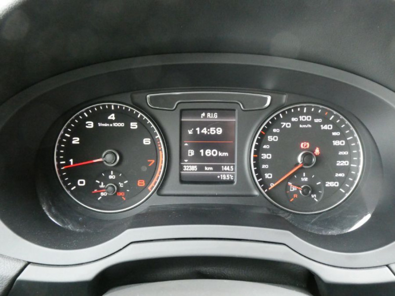 Photo 21 de l'offre de AUDI Q3 II 1.4 TFSI 125 BV6 GPS Xénon à 24950€ chez Mérignac auto