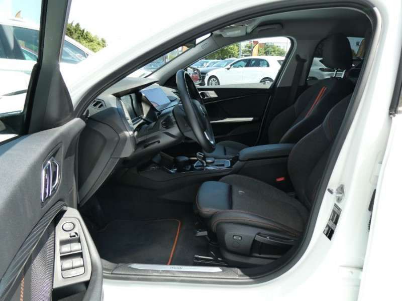 Photo 5 de l'offre de BMW SERIE 1 (F40) 118DA 150 BVA8 SPORT LINE Camera GPS à 30450€ chez Mérignac auto
