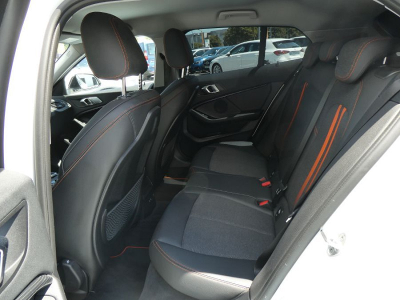 Photo 7 de l'offre de BMW SERIE 1 (F40) 118DA 150 BVA8 SPORT LINE Camera GPS à 31490€ chez Mérignac auto