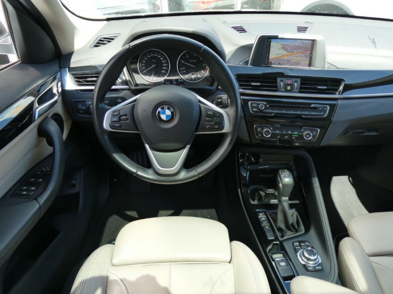 Photo 18 de l'offre de BMW X1 (F48) SDRIVE18DA 150 BVA8 SPORT LINE CUIR Cam. TOIT Ouvrant Attel. à 26750€ chez Mérignac auto