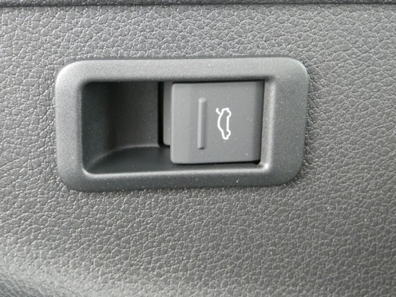Photo 40 de l'offre de AUDI Q3 SPORTBACK 35 TDI 150 2WD S tronic 7 S LINE Int+Ext. Hayon EL. à 47950€ chez Mérignac auto