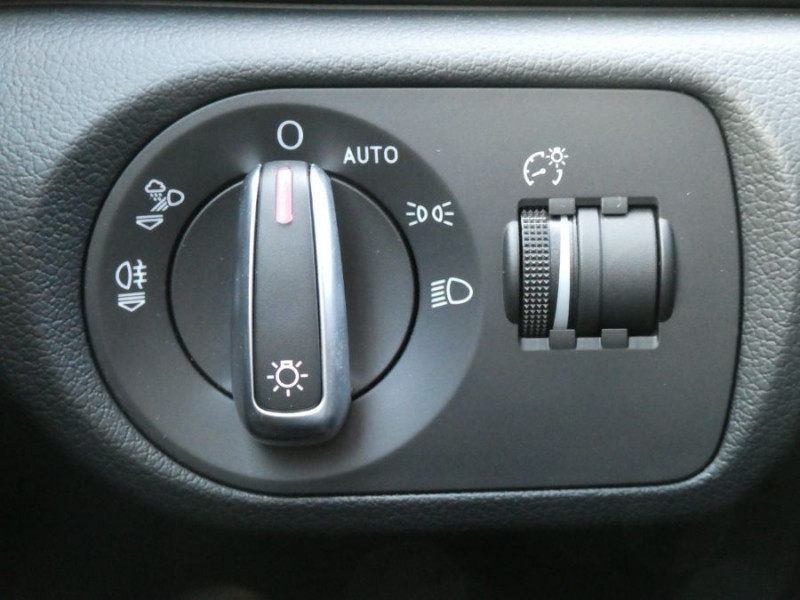 Photo 36 de l'offre de AUDI Q3 II 1.4 TFSI 150 BV6 SPORT Semi CUIR GPS Xénon Key Less à 26700€ chez Mérignac auto