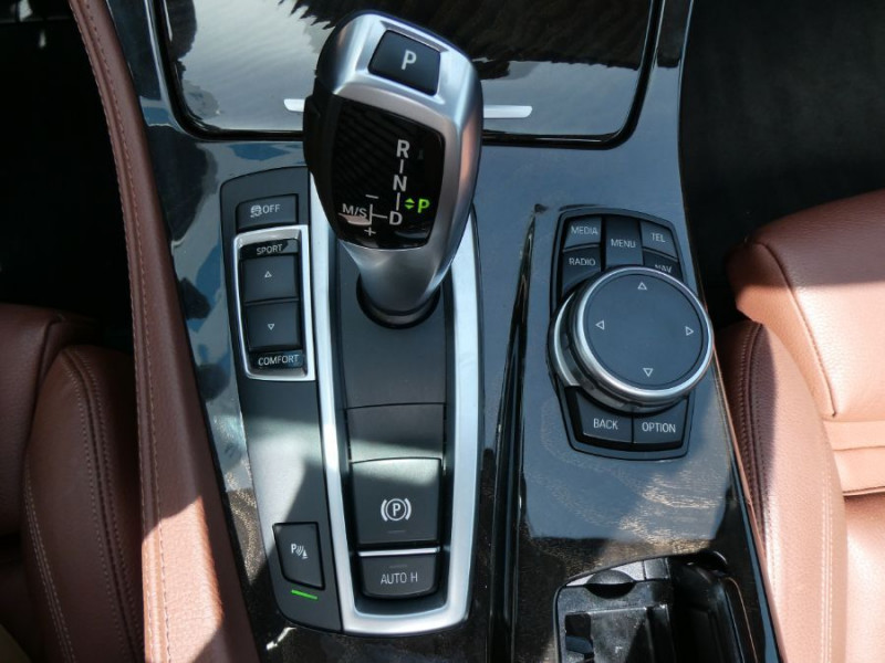 Photo 28 de l'offre de BMW SERIE 5 TOURING 520DA 190 BVA8 LUXE TOE Attel. à 28500€ chez Mérignac auto