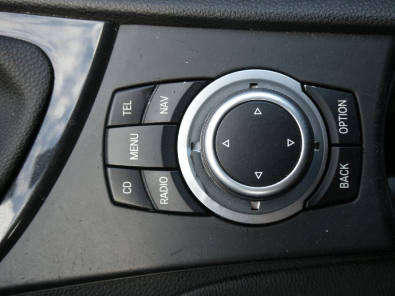 Photo 37 de l'offre de BMW SERIE 1 118D 143 BVM6 EDITION EXECUTIVE GPS Bluetooth Attel. à 10900€ chez Mérignac auto