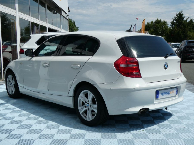 Photo 4 de l'offre de BMW SERIE 1 118D 143 BVM6 EDITION EXECUTIVE GPS Bluetooth Attel. à 10900€ chez Mérignac auto