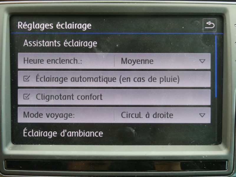 Photo 29 de l'offre de VOLKSWAGEN TIGUAN 2.0 TDI 150 BVM6 2WD HIGHLINE Alcantara GPS JA18 à 25490€ chez Mérignac auto