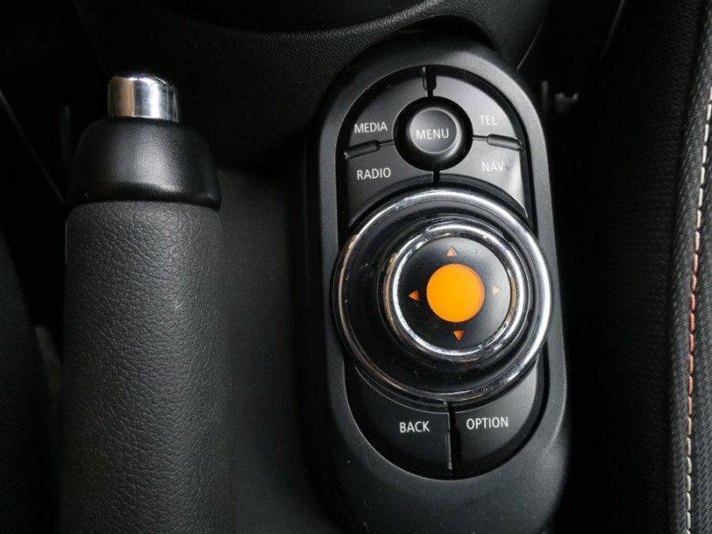 Photo 35 de l'offre de MINI MINI COOPER 1.5i 136 BVA GPS Bluetooth 5P à 15450€ chez Mérignac auto