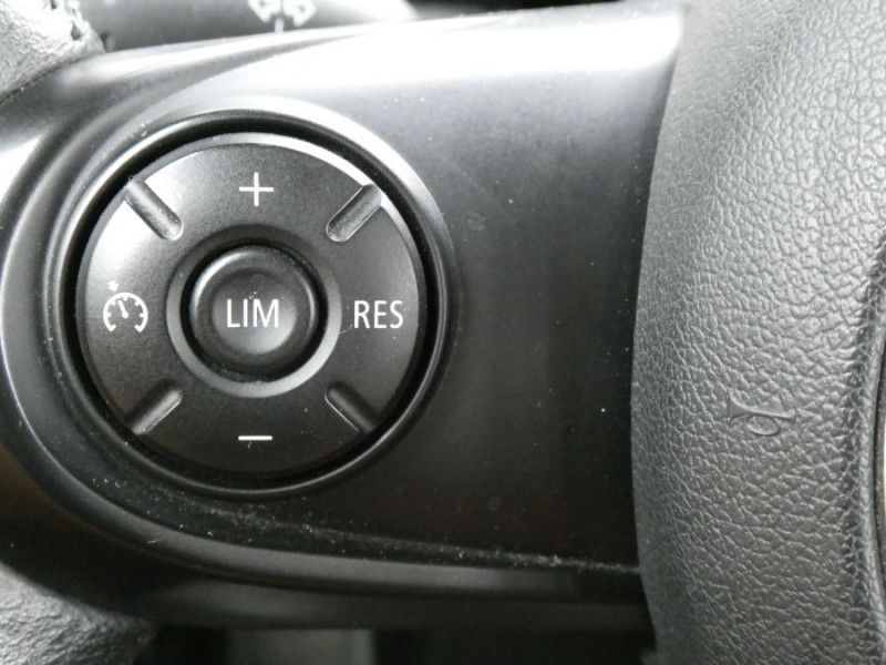 Photo 27 de l'offre de MINI MINI III 1.5i 136 BVA (F55) COOPER GPS Bluetooth 5P à 14950€ chez Mérignac auto