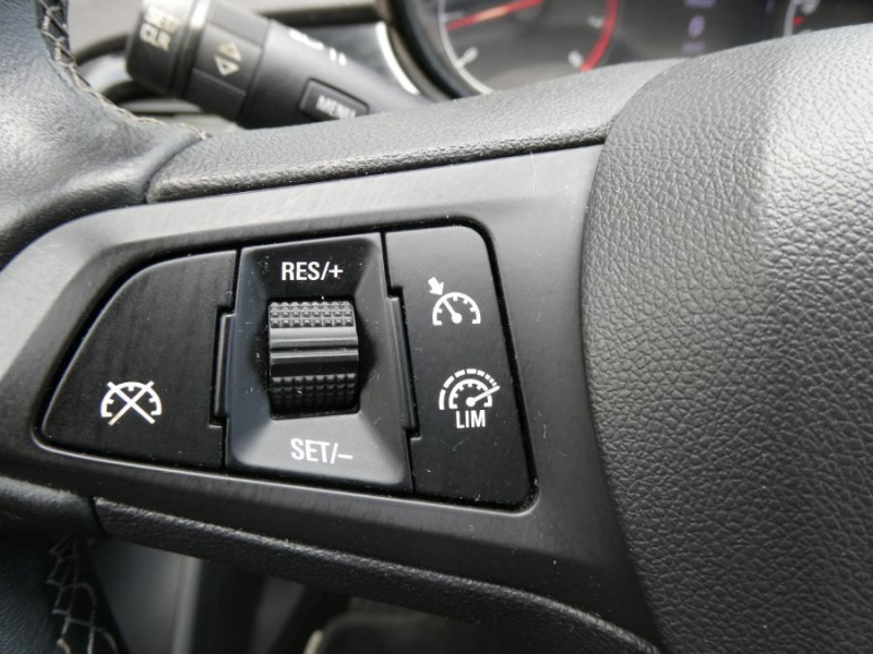 Photo 27 de l'offre de OPEL CORSA 1.4 Turbo 100 DESIGN 120ANS GPS Camera 1ère Main à 10950€ chez Mérignac auto