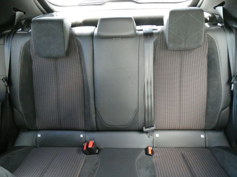 Photo 17 de l'offre de DS DS3 CROSSBACK 1.2 PureTech 130 EAT8 PERFORMANCE LINE à 26950€ chez Mérignac auto