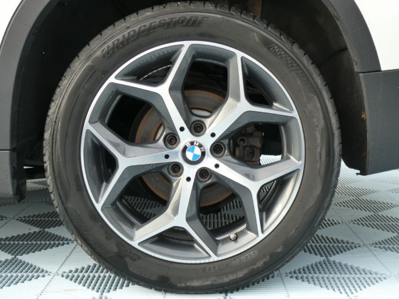 Photo 43 de l'offre de BMW X1 (F48) SDRIVE 18i 135 BVM6 X LINE GPS JA18 Semi Cuir à 22990€ chez Mérignac auto