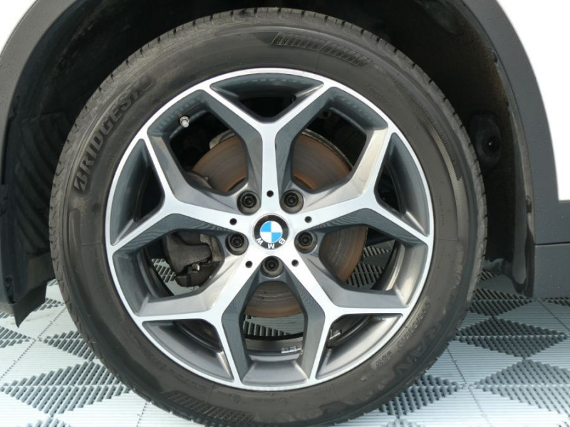 Photo 44 de l'offre de BMW X1 (F48) SDRIVE 18i 135 BVM6 X LINE GPS JA18 Semi Cuir à 22990€ chez Mérignac auto