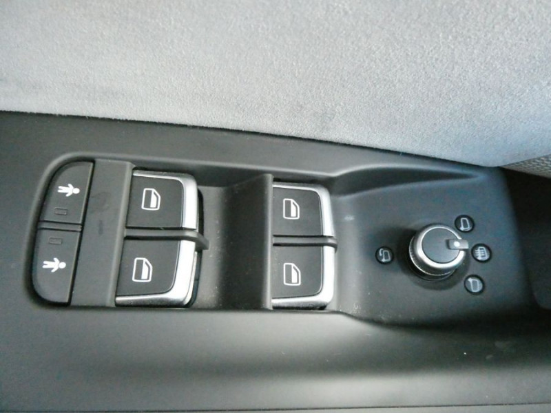Photo 36 de l'offre de AUDI Q3 II 1.4 TFSI 150 BVM6 2WD Pack S LINE Ext. JA18 Key Less à 25990€ chez Mérignac auto