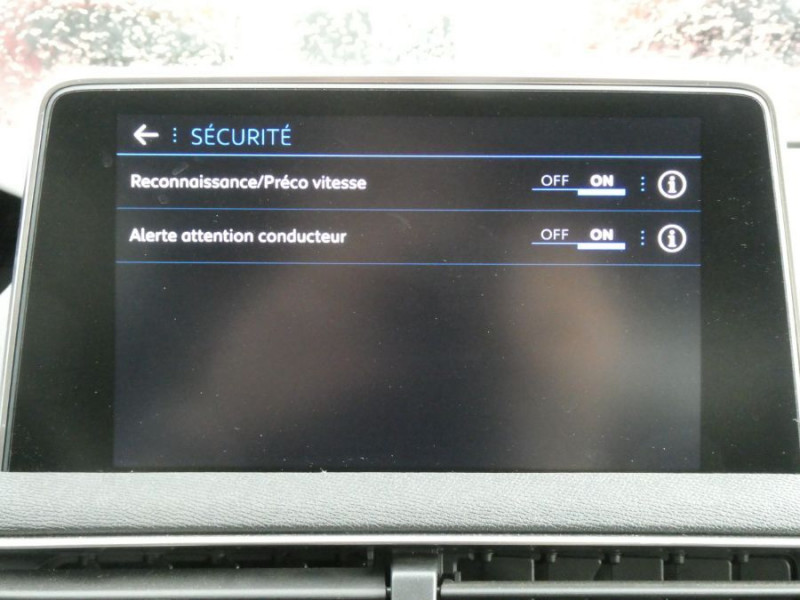 Photo 27 de l'offre de PEUGEOT 3008 II 1.2 PureTech 130 BVM6 ACTIVE GPS JA18 à 24490€ chez Mérignac auto