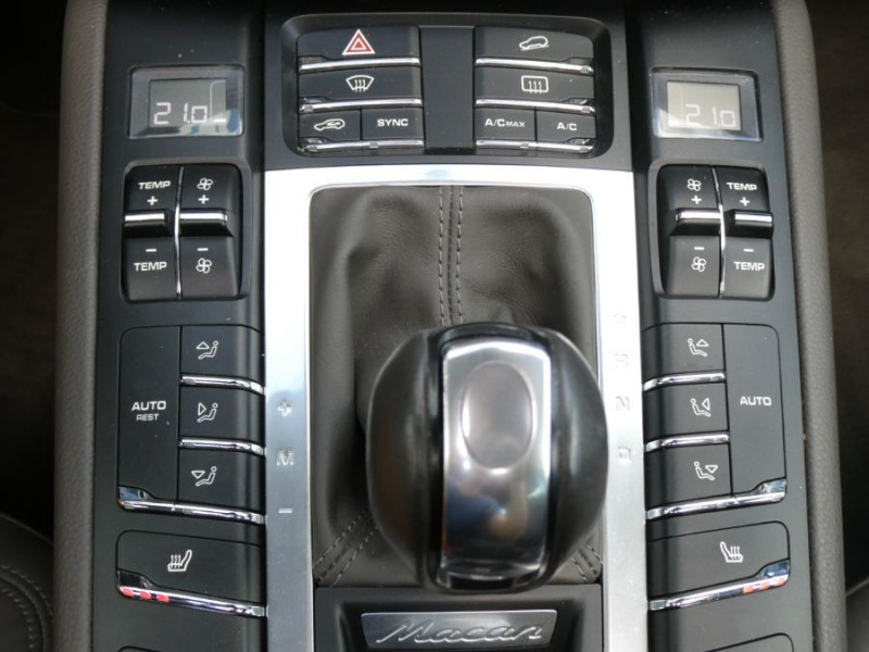 Photo 33 de l'offre de PORSCHE MACAN 3.0 V6 S 258 Diesel PDK TOE 360° CUIR Sport Key Less 1ère Main à 53500€ chez Mérignac auto