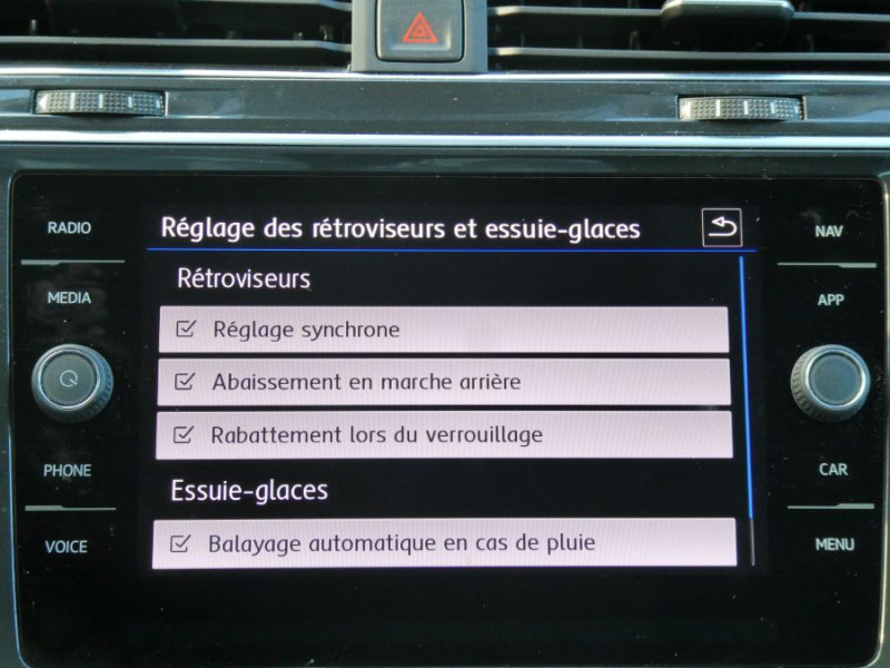 Photo 28 de l'offre de VOLKSWAGEN TIGUAN II 2.0 TDI 150 DSG7 2WD SOUND GPS ACC JA18 Attel à 27450€ chez Mérignac auto