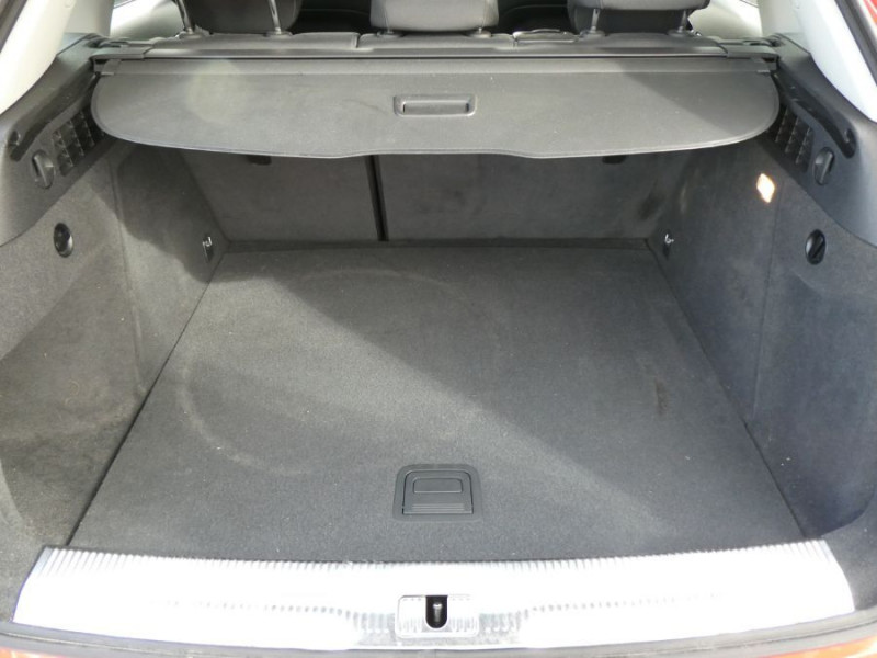 Photo 18 de l'offre de AUDI Q3 II 1.4 TFSI 150 S tronic Pk S LINE Ext. GPS Xénon Hayon EL. à 29490€ chez Mérignac auto