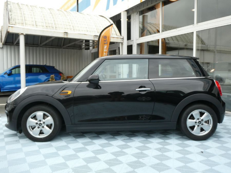 Photo 14 de l'offre de MINI MINI III 1.5 ONE D 95 BVM6 GPS Bluetooth 3P à 14650€ chez Mérignac auto