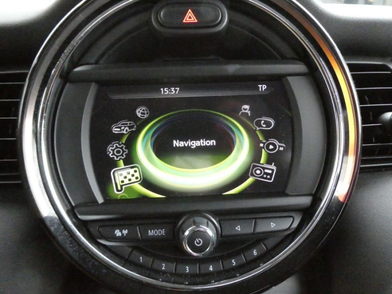 Photo 20 de l'offre de MINI MINI III 1.5 ONE D 95 BVM6 GPS Bluetooth 3P à 14650€ chez Mérignac auto