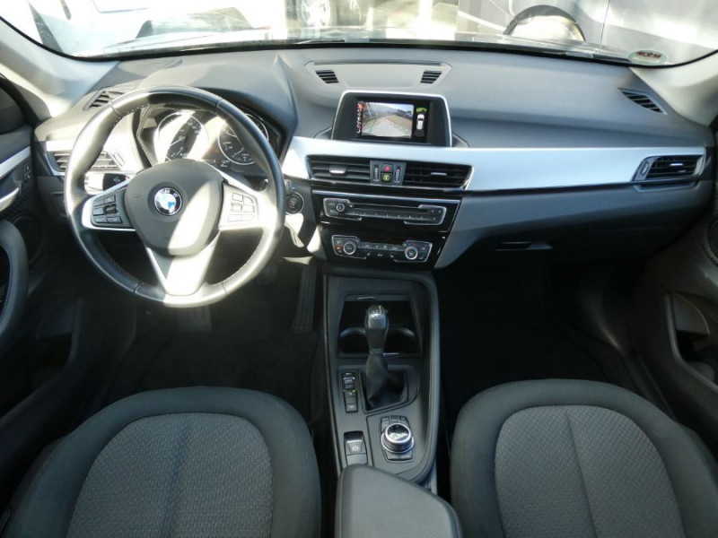 Photo 4 de l'offre de BMW X1 (F48) XDRIVE 18DA 150 BVA8 4WD LOUNGE GPS Camera JA18 Attel. à 26450€ chez Mérignac auto