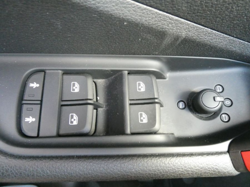Photo 35 de l'offre de AUDI Q2 30 TFSI 116 BVM6 SPORT GPS JA17 LED SC Radars à 24650€ chez Mérignac auto