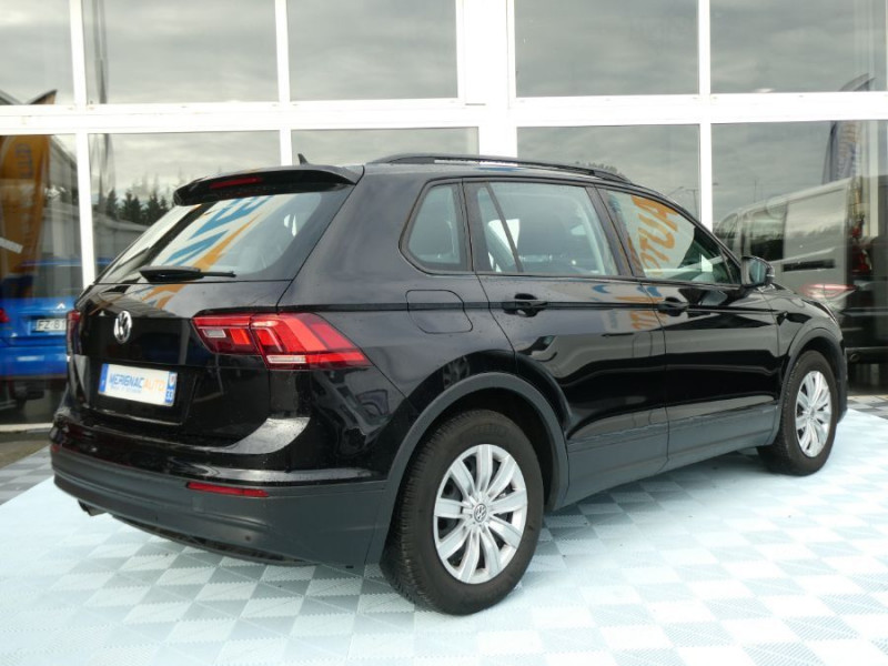 Photo 8 de l'offre de VOLKSWAGEN TIGUAN II 1.4 TSI 125 BVM6 TRENDLINE AppleCP Radars Attel. à 23450€ chez Mérignac auto