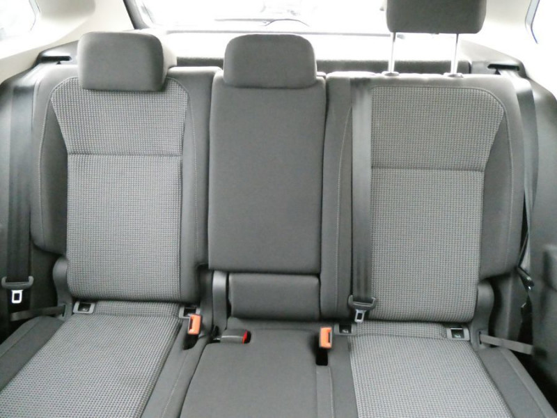 Photo 16 de l'offre de VOLKSWAGEN TIGUAN II 1.4 TSI 125 BVM6 TRENDLINE AppleCP Radars Attel. à 23450€ chez Mérignac auto