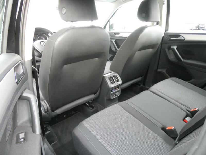 Photo 14 de l'offre de VOLKSWAGEN TIGUAN II 1.4 TSI 125 BVM6 TRENDLINE AppleCP Radars Attel. à 23450€ chez Mérignac auto