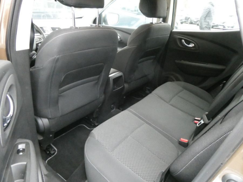 Photo 16 de l'offre de RENAULT KADJAR 1.5 DCI 110 EDC BUSINESS GPS Radars Attel. à 20480€ chez Mérignac auto