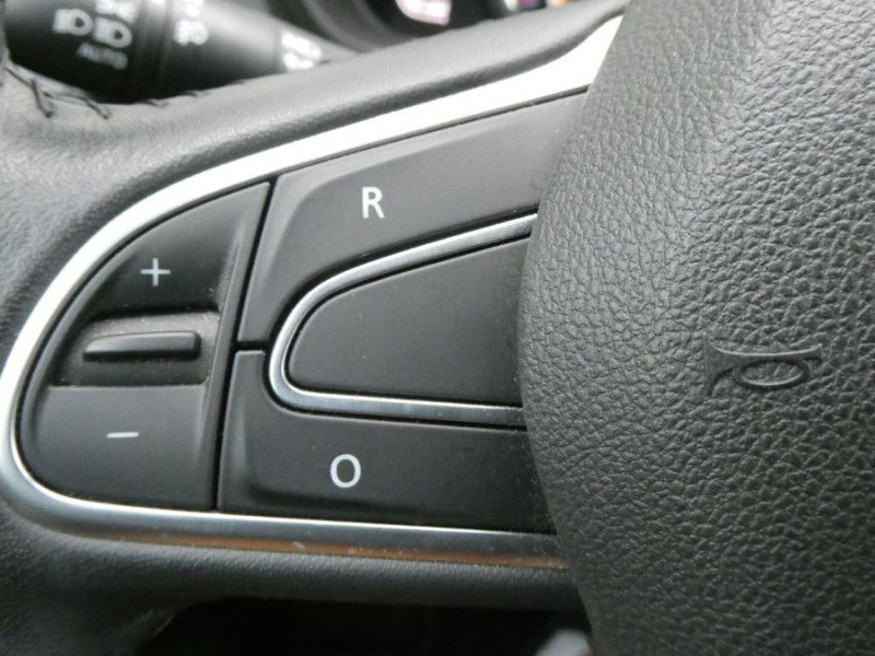 Photo 21 de l'offre de RENAULT KADJAR 1.5 DCI 110 EDC BUSINESS GPS Radars Attel. à 20480€ chez Mérignac auto