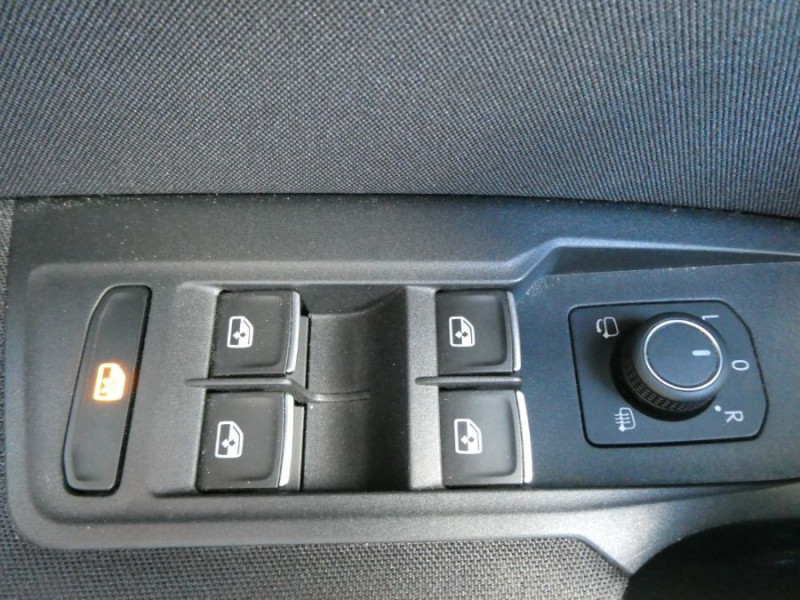 Photo 33 de l'offre de VOLKSWAGEN TIGUAN II 1.4 TSI 150 DSG6 COMFORTLINE Radars Attel. à 23980€ chez Mérignac auto