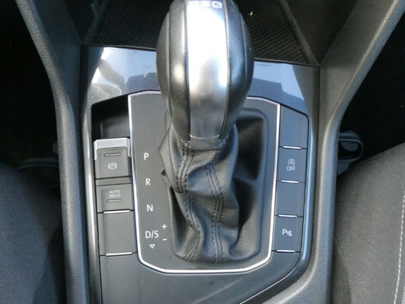 Photo 28 de l'offre de VOLKSWAGEN TIGUAN II 1.4 TSI 150 DSG6 COMFORTLINE Radars Attel. à 23980€ chez Mérignac auto