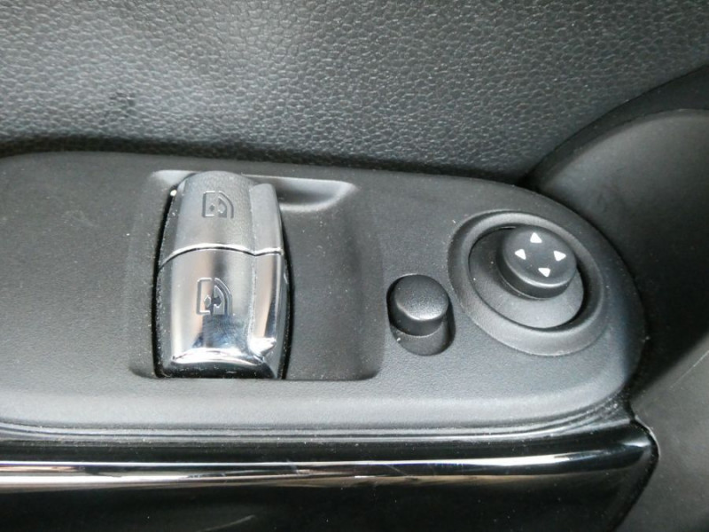 Photo 24 de l'offre de MINI MINI III 1.5i 136 BVM6 (F56) COOPER 3P Bluetooth SC à 17950€ chez Mérignac auto