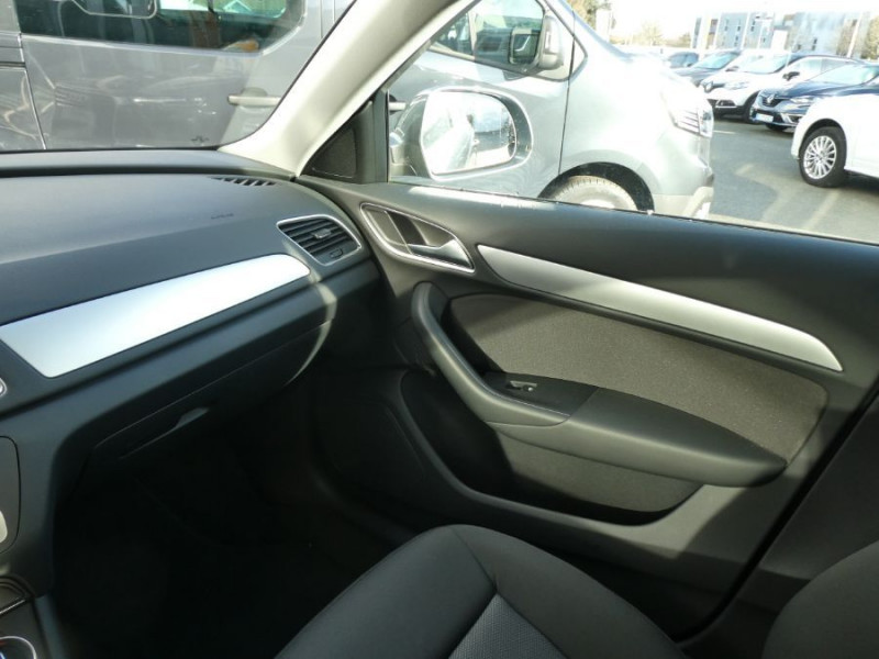 Photo 33 de l'offre de AUDI Q3 II 1.4 TFSI 150 BVM6 GPS SC Xénon Key Less à 25950€ chez Mérignac auto
