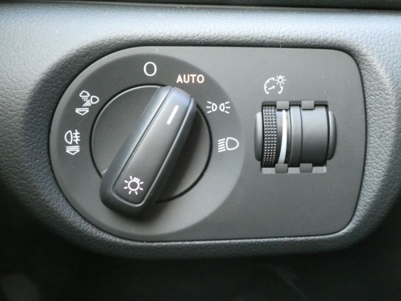 Photo 29 de l'offre de AUDI Q3 II 1.4 TFSI 150 BVM6 GPS SC Xénon Key Less à 25950€ chez Mérignac auto