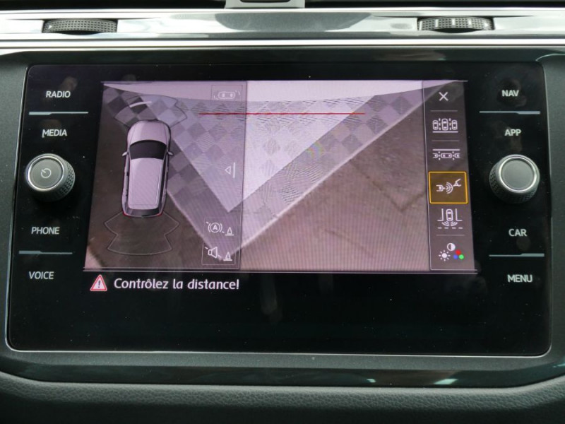 Photo 32 de l'offre de VOLKSWAGEN TIGUAN II 1.5 TSI 150 DSG7 R-LINE TOIT Pano GPS Camera à 38900€ chez Mérignac auto