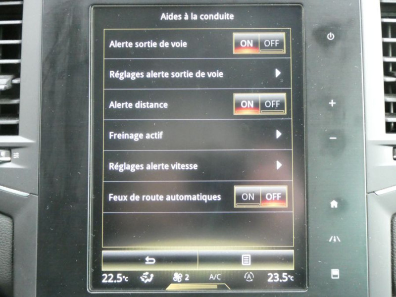 Photo 36 de l'offre de RENAULT MEGANE ESTATE IV 1.2 TCE 130 BVM6 INTENS Ecran 8.7" Camera à 14700€ chez Mérignac auto