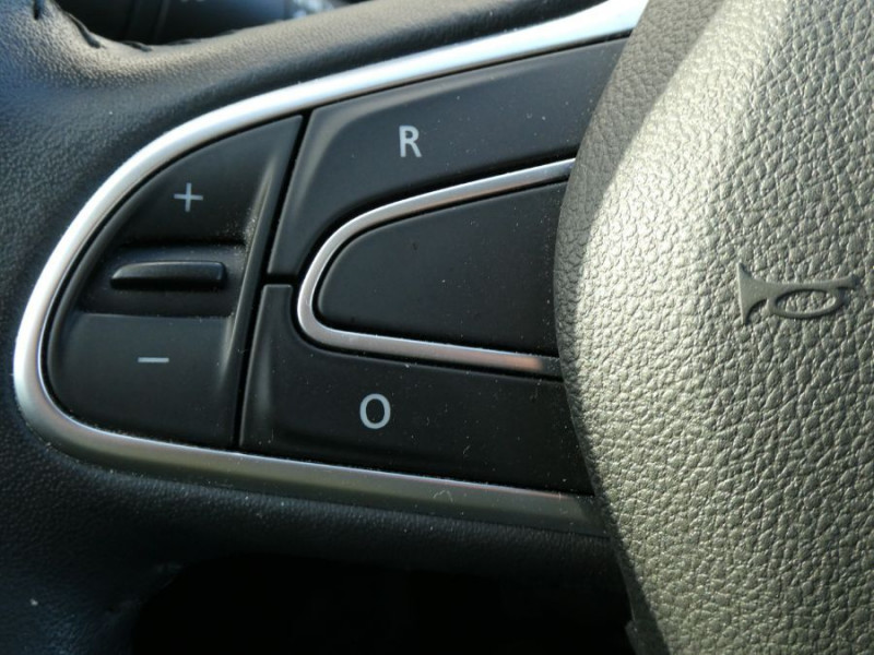 Photo 21 de l'offre de RENAULT KADJAR 1.6 DCI 130 BV6 ZEN Bluetooth JA17 Key Less à 19970€ chez Mérignac auto