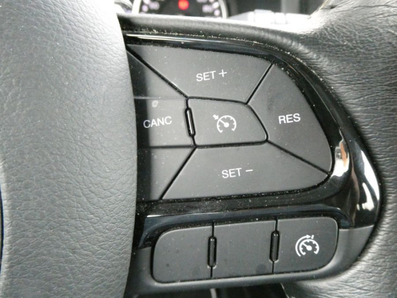 Photo 30 de l'offre de JEEP RENEGADE 1.6 E.TORQ 110 BROOKLYN EDITION GPS JA18 1ère Main à 18450€ chez Mérignac auto