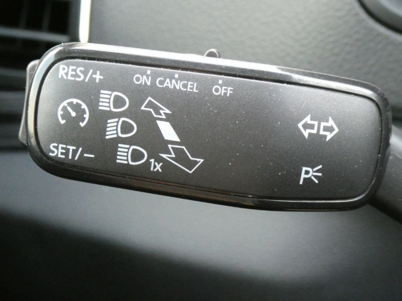Photo 37 de l'offre de SKODA KAROQ 1.6 TDI 115 DSG DRIVE Cockpit Camera 1ère Main à 26950€ chez Mérignac auto