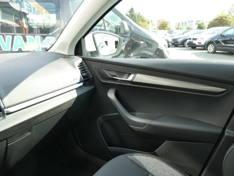 Photo 43 de l'offre de SKODA KAROQ 1.6 TDI 115 DSG DRIVE Cockpit Camera 1ère Main à 26950€ chez Mérignac auto