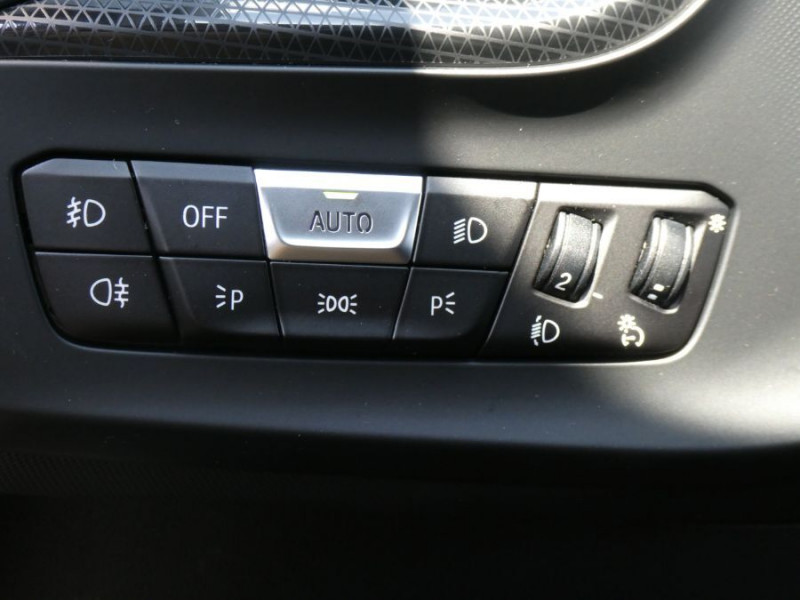 Photo 24 de l'offre de BMW SERIE 1 (F40) 118DA 150 BVA8 SPORT LINE Camera GPS à 29970€ chez Mérignac auto