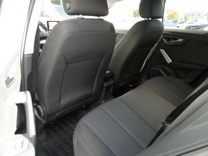 Photo 16 de l'offre de AUDI Q2 30 TFSI 116 S Tronic 7 Pk S LINE Ext. GPS LED JA18 Key Less Park Assist à 25490€ chez Mérignac auto