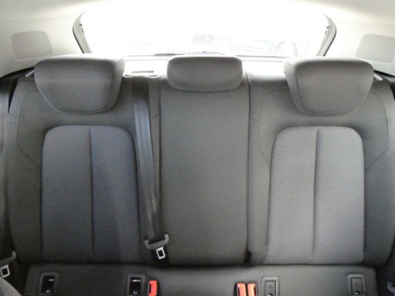 Photo 18 de l'offre de AUDI Q2 30 TFSI 116 S Tronic 7 Pk S LINE Ext. GPS LED JA18 Key Less Park Assist à 25490€ chez Mérignac auto