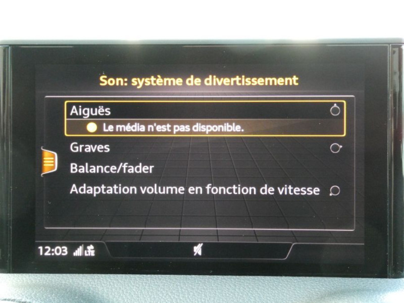 Photo 21 de l'offre de AUDI Q2 30 TFSI 116 S Tronic 7 Pk S LINE Ext. GPS LED JA18 Key Less Park Assist à 25490€ chez Mérignac auto