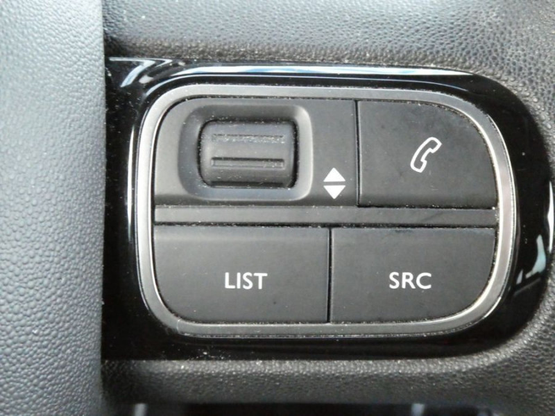 Photo 27 de l'offre de CITROEN C3 AIRCROSS 1.2 PureTech 82 LIVE CLIM Bluetooth Privacy Glass à 14390€ chez Mérignac auto