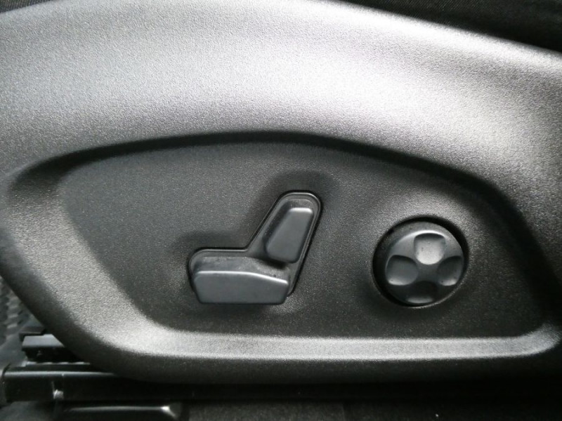Photo 18 de l'offre de JEEP COMPASS II 1.3 PHEV T4 240 AT6 4XE EAWD S Toit Ouvrant à 35500€ chez Mérignac auto